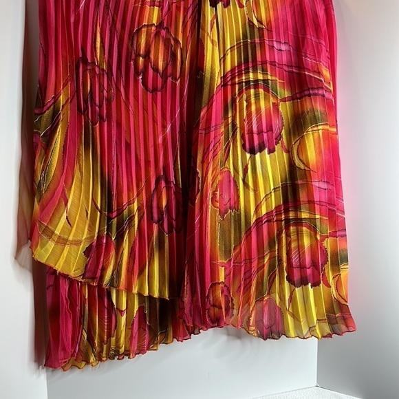 Multi-Color Printed Pleated Free-Flowing Dress - Picture 10 of 15